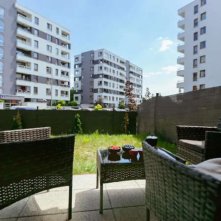 Przytulny Niedaleko Lotniska W Modlinie Apartment