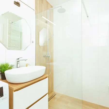 Apartment Przytulny Niedaleko Lotniska W Modlinie