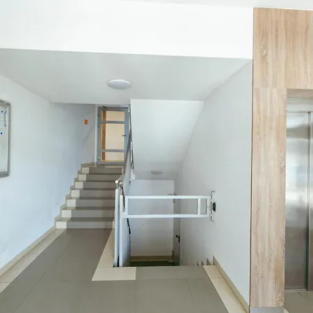 Przytulny Niedaleko Lotniska W Modlinie Apartment *