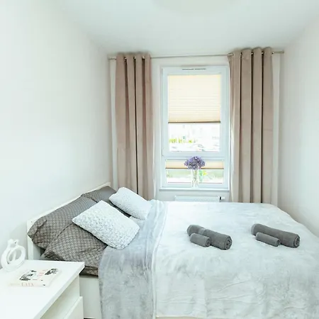 Apartment Przytulny Niedaleko Lotniska W Modlinie *