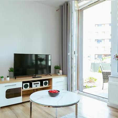 Przytulny Niedaleko Lotniska W Modlinie Apartment *