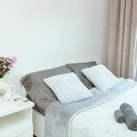 Apartment Przytulny Niedaleko Lotniska W Modlinie *
